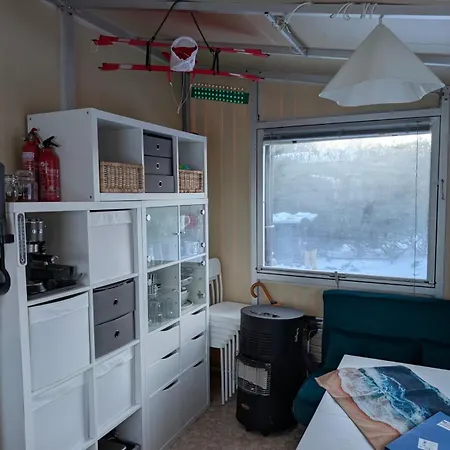 Wohnwagen Mit Feststehendem Vorzelt * Fehmarn