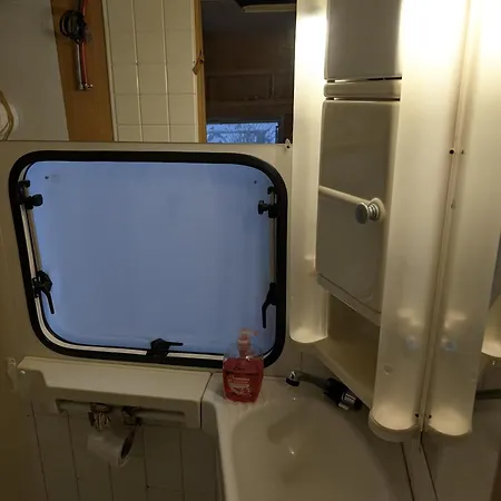 Wohnwagen Mit Feststehendem Vorzelt 营地 费马恩