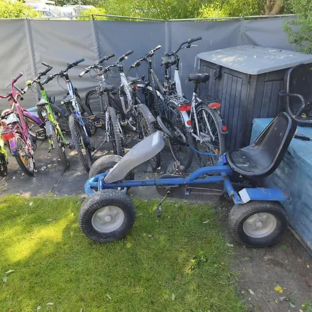 Wohnwagen Mit Feststehendem Vorzelt 营地 *