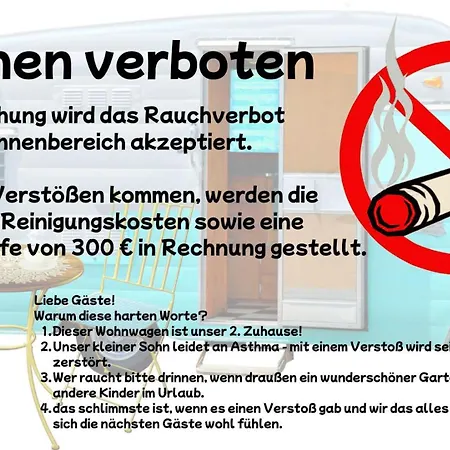 Wohnwagen Mit Feststehendem Vorzelt *