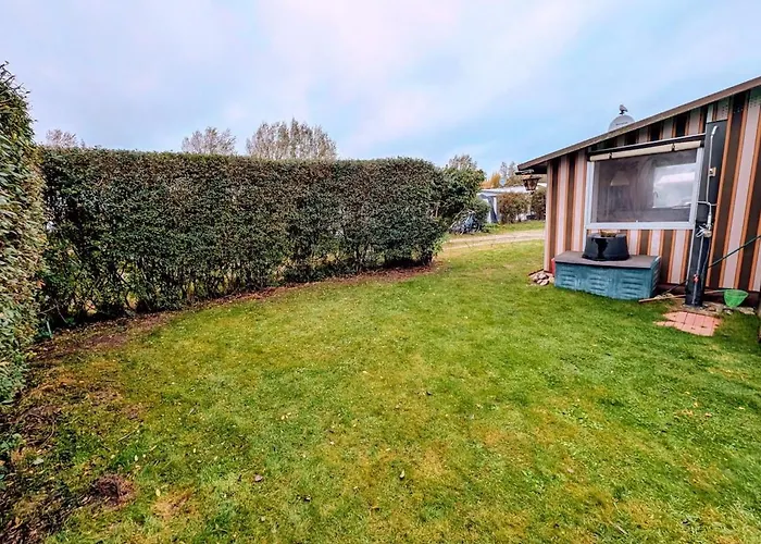 Wohnwagen Mit Feststehendem Vorzelt Campingplatz *