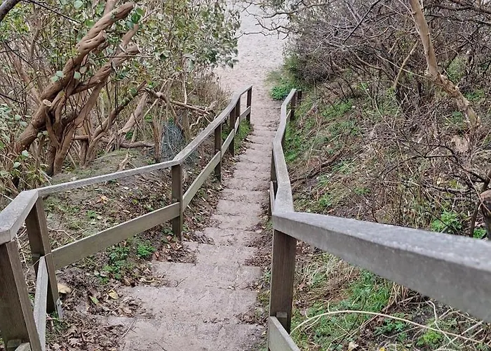 Wohnwagen Mit Feststehendem Vorzelt Campingplatz