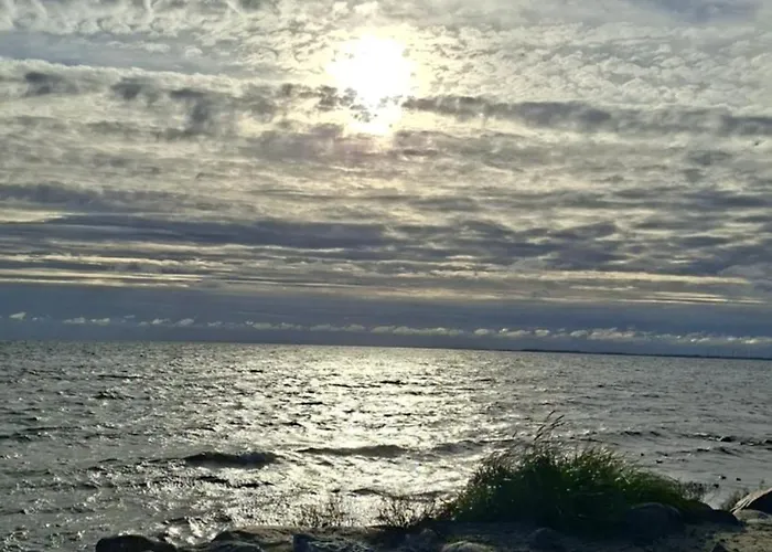 Campingplatz Wohnwagen Mit Feststehendem Vorzelt