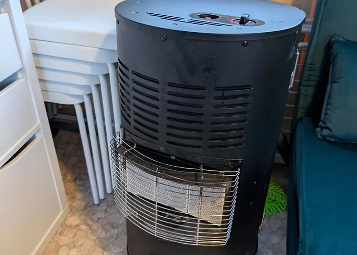 Wohnwagen Mit Feststehendem Vorzelt